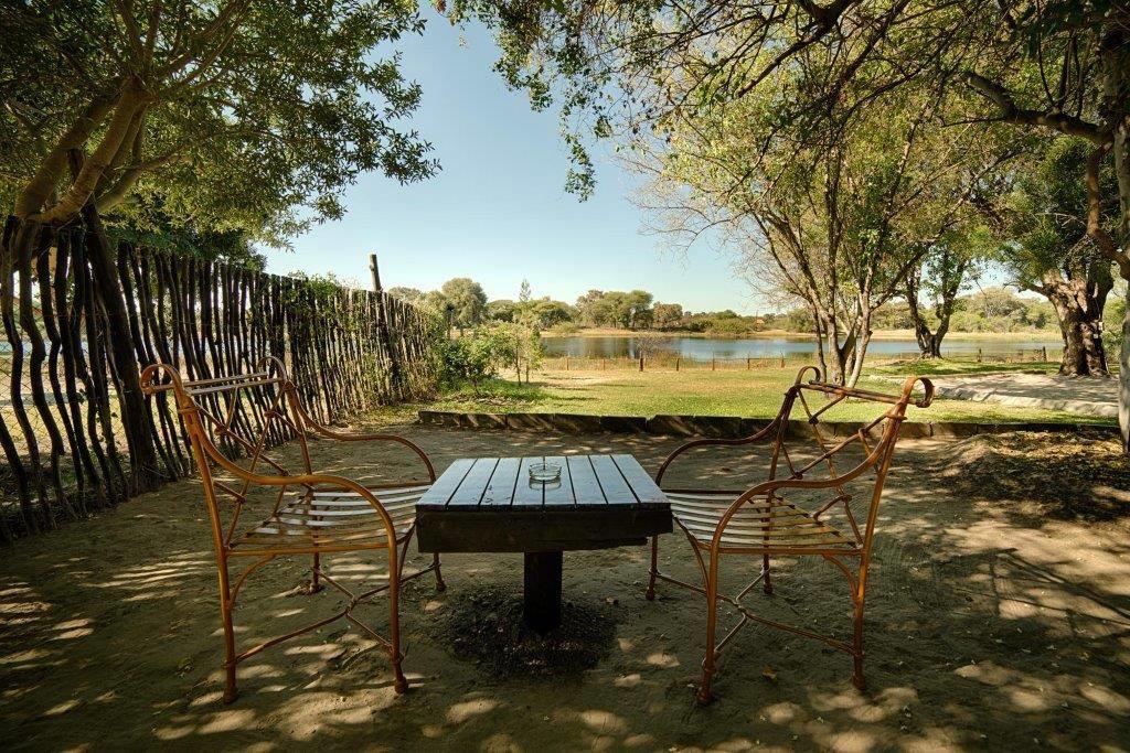 Motsebe Backpackers Hotel Maun Ngoại thất bức ảnh