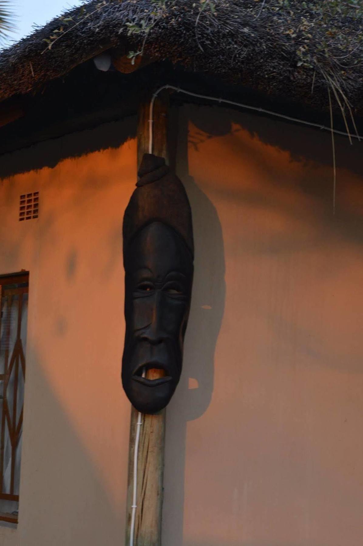 Motsebe Backpackers Hotel Maun Ngoại thất bức ảnh